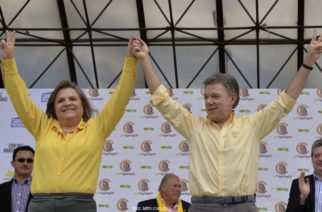 Clara López,  «asistente del gerente de la empresa”