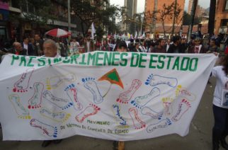 «No estoy de acuerdo con el Nobel de paz para Santos»