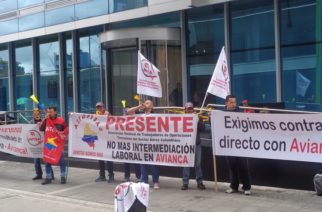 Protesta de trabajadores de Avianca contra la tercerización