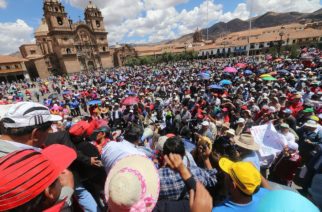 La tenaz lucha de los maestros (Perú)