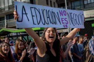 ¡Presupuesto para la educación! ¡No más armas y dinero para la represión!