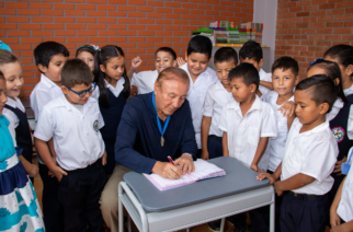 Propuesta educativa de Rodolfo Hernández: beneficiar los negocios privados con los recursos públicos