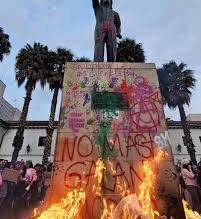 Editorial #8M No lloramos por estatuas, lloramos y luchamos por las desaparecidas y las muertas, si es preciso que todo caiga, que todo arda